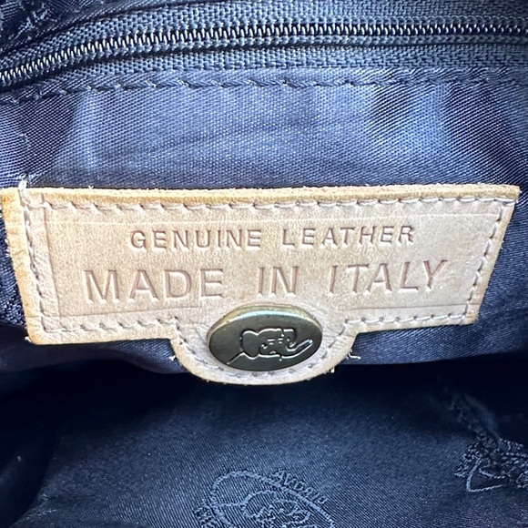 AVORIO Italy Black Leather Crossbody Bag - Made In Italy EUC - Picture 3 of 5